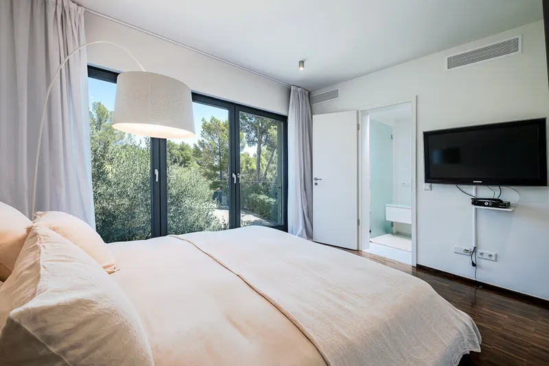 Spectacular Newly Built Villa with Pool and Holiday Licence in Son Vida — photo 12