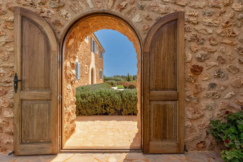 Self-sufficient finca with panoramic views and sustainable features near Ses Salines — photo 7