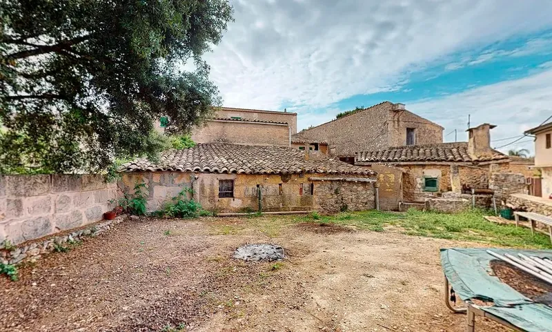 Large traditional house to renovate in Ses Alqueries — photo 9