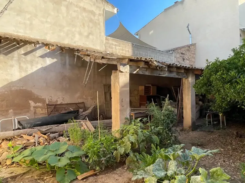 Village house to renovate with garage and garden — photo 7