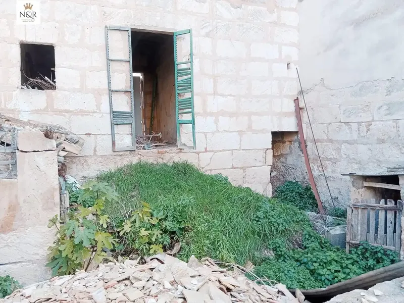 Charming house to renovate in Lloseta, with an unbeatable location near the train station and all basic services. — photo 12