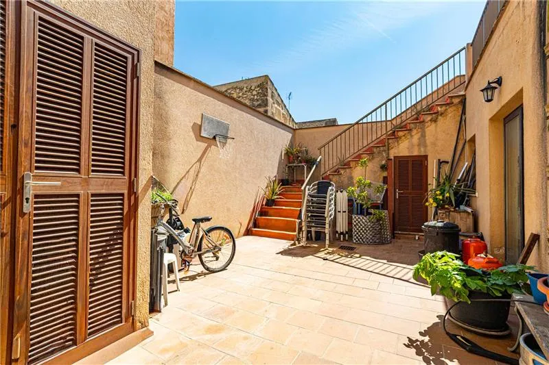 Renovated Mallorcan house with terraces and solarium — photo 1