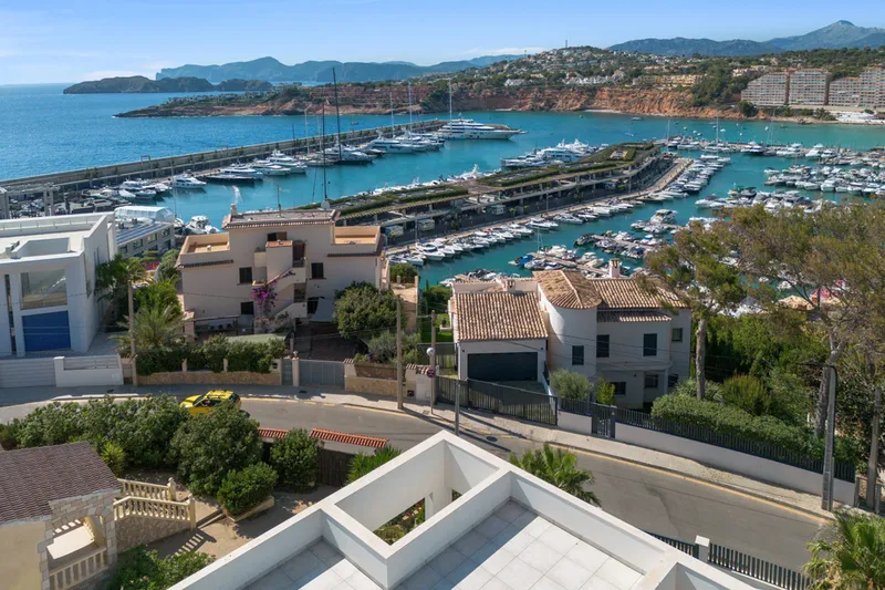 Modern sea view villa in 2nd line - Port Adriano / El... — photo 4