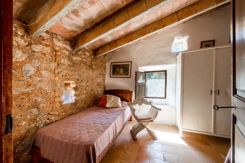 This charming natural stone finca from 1900 combines the authentic character of Mallorca with versatile usage possibilities — photo 10