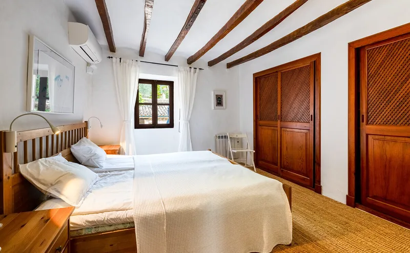 Characterful house with pool and holiday rental li ... — photo 10