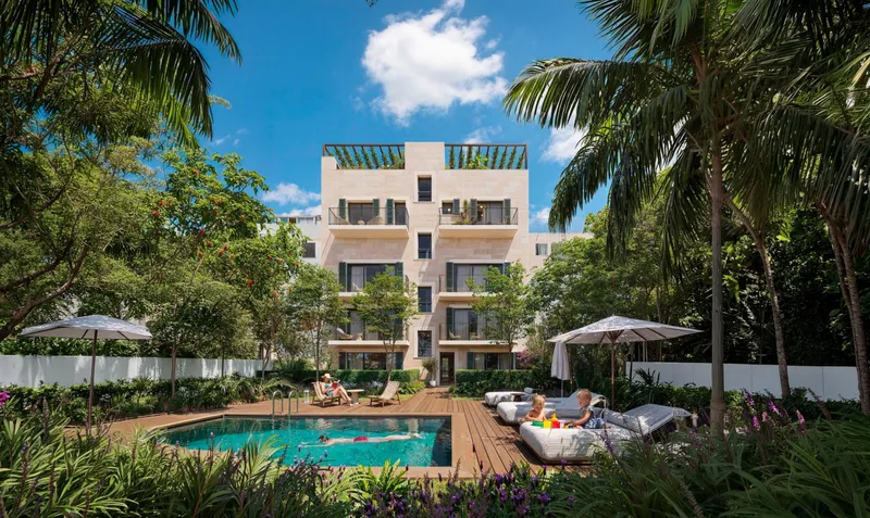 Plot with luxury residential building project just a few meters from the sea in El Molinar — photo 1