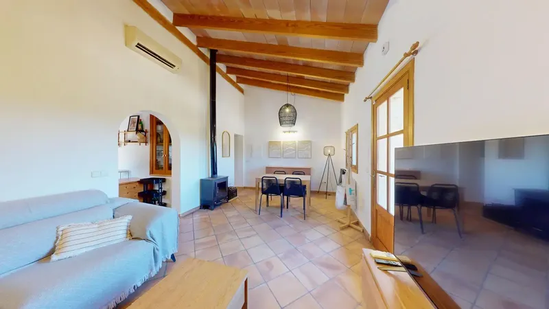 Enjoy a different stay in Mallorca in this cozy duplex located on a private estate of 4,200 m2 in Costitx, in the very center — photo 2