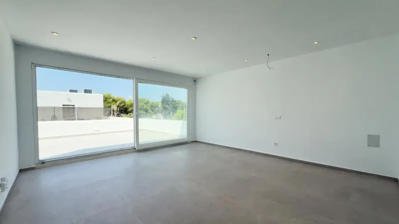 This 73 m2 penthouse in Cala D'Or is a stone's throw from the nearby turquoise coves and is distributed in 2 bedrooms, 1 bathroom with shower — photo 2