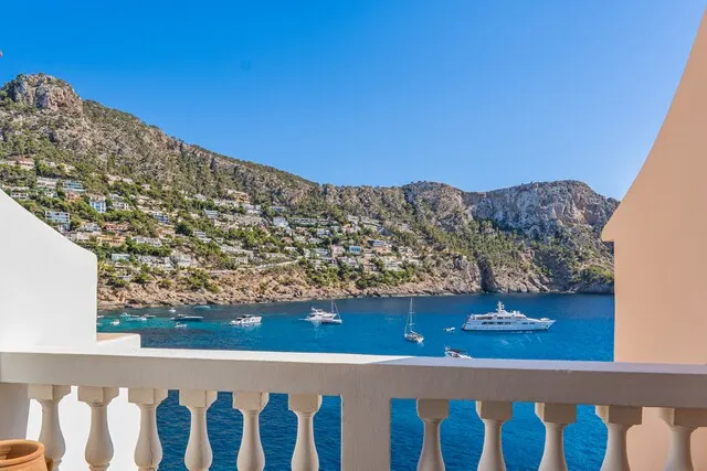 Seafront duplex penthouse for sale in Puerto Andratx, southwest Mallorca — photo 10