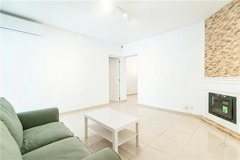 Freehold ground-floor apartment with terrace and garden on a plot of approx. 226 m². — photo 3