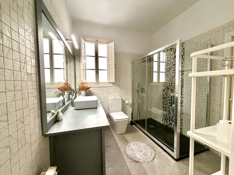 Spacious and Bright Old Town Apartment in Palma — photo 7