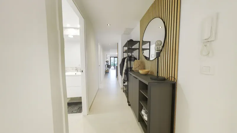 A few steps from the turquoise waters of the idyllic Font de Sa Cala bay, a ground-floor apartment combining modern design, comfort and Mediterranean quality of life awaits you. — photo 12
