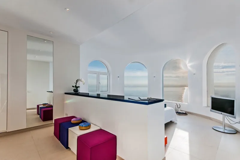 Exclusive villa on the first sea line with panoramic views — photo 6