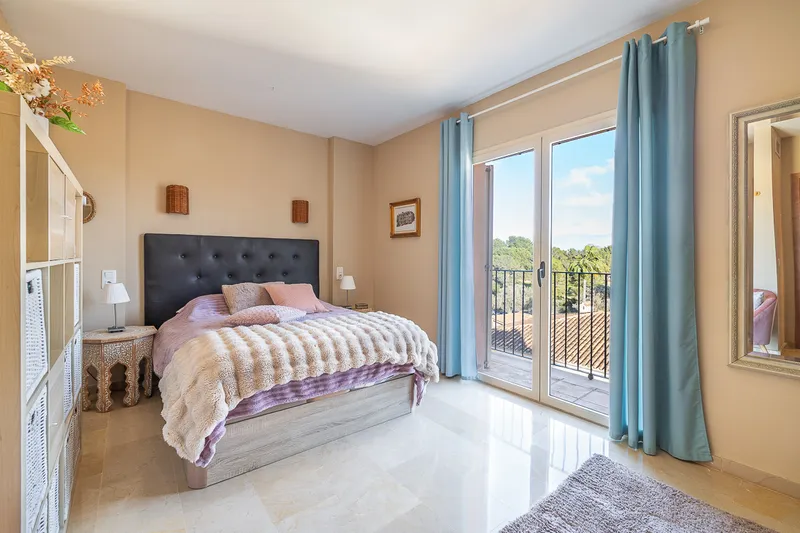 Penthouse in Santa Ponsa - partially covered terrace with pool view — photo 12