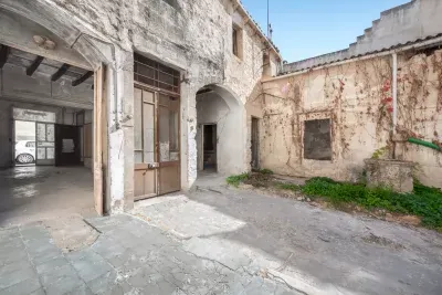 Building with project to construct 2 homes in Manacor — photo 1