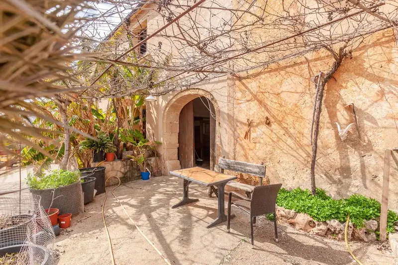 This large estate of about 498 hectares of land is located among green hills in the northeast of Mallorca, in the coastal area of the municipality — photo 12