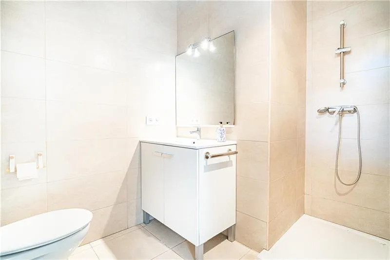 Freehold ground-floor apartment with terrace and garden on a plot of approx. 226 m². — photo 10