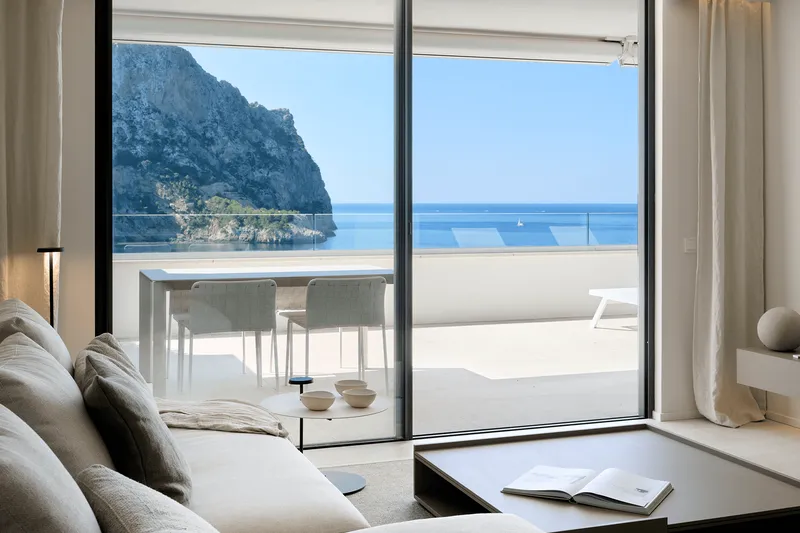 Flat with terrace and pool in Cala Llamp — photo 4