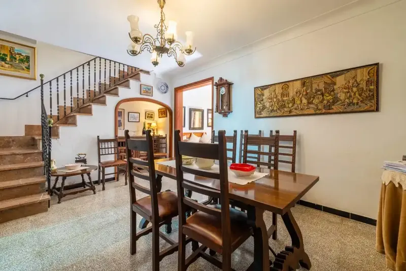 Charming detached house for sale in Pollensa offers a rare opportunity to own a spacious home in the historic old town — photo 2
