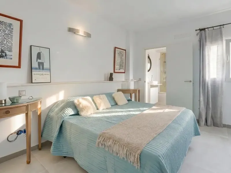 In the heart of Felanitx, this cozy and practical house is distributed over two floors with a sunny private terrace on the roof — photo 2