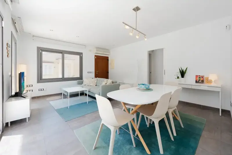 Bright and cozy top-floor apartment ideally located just one block from the stunning beach of Puerto de Alcúdia — photo 7