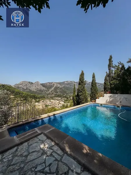 Magnificent detached house for sale in Bunyola, located in a privileged natural environment with absolute privacy and panoramic views — photo 1