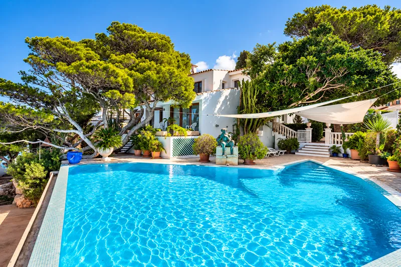 Frontline Villa with Panoramic Sea Views and Excellent Investment Potential in Badia Gran More — photo 2