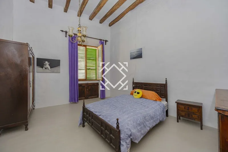 Charming Townhouse for Sale in the Old Town of Pollença with Great Renovation Potential and Panoramic Views — photo 6