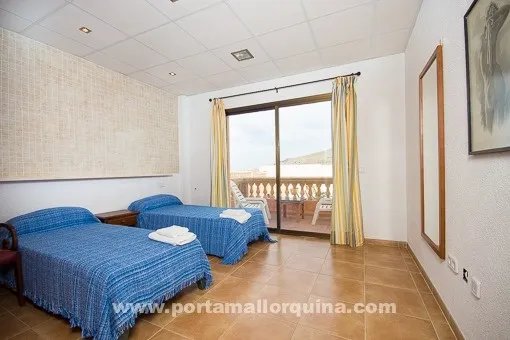 Cala Mesquida, beautiful villa on the front line in Cala Mesquida with holiday rental license for 12 people — photo 9