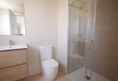 3-bedroom flat with pool — photo 12