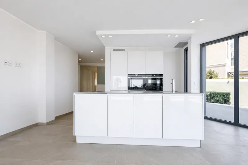 Modern apartment with panoramic sea views on the first line at Paseo Marítimo, Palma — photo 6