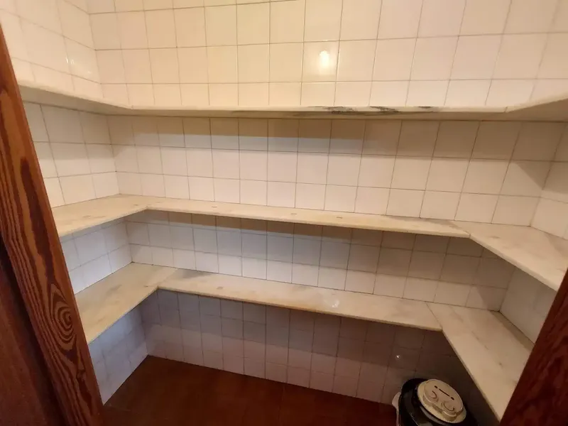 Building for sale on Baix des Cos street, with two floors and attic and terraces, the second floor is an open-plan space, the first floor is — photo 12