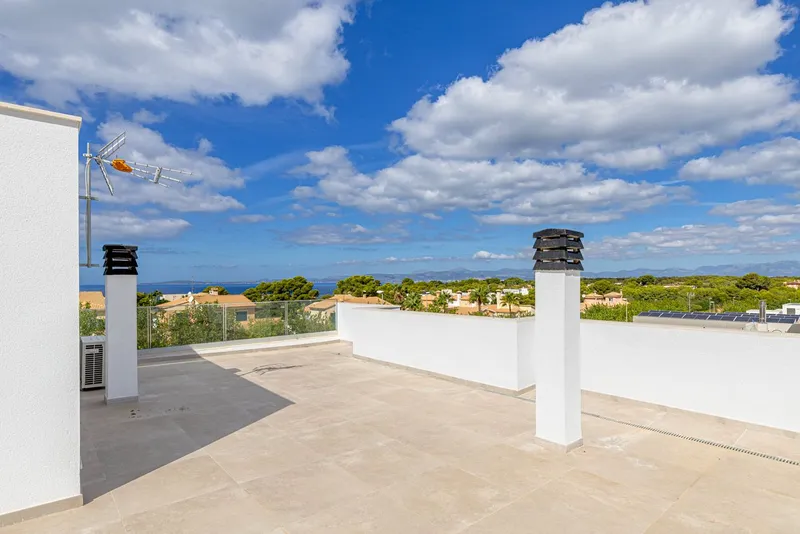Villa in Puig de Ros - Roof terrace with partial sea views over the Bay of Palma — photo 11