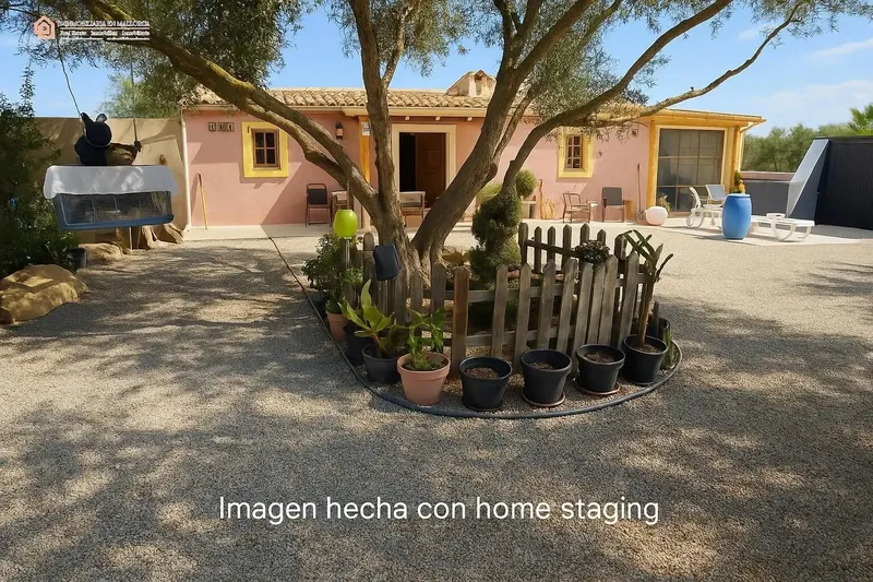 In the heart of southern Mallorca, just 8 km from the beaches of Es Trenc, Ses Covetes and Sa Ràpita, this rustic finca is located — photo 3