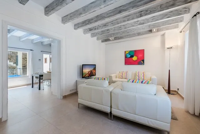 Elegant town house with rental license for sale in Pollensa's historic Old Town, North Mallorca — photo 5