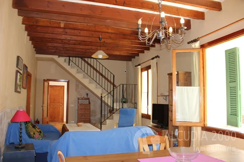 Town House — photo 3