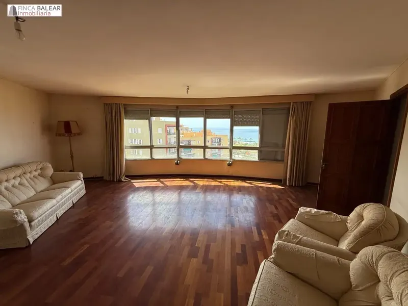 We present a magnificent sixth floor located in the coveted area of Nou Llevant, Palma de Mallorca. This property has a surface area — photo 3