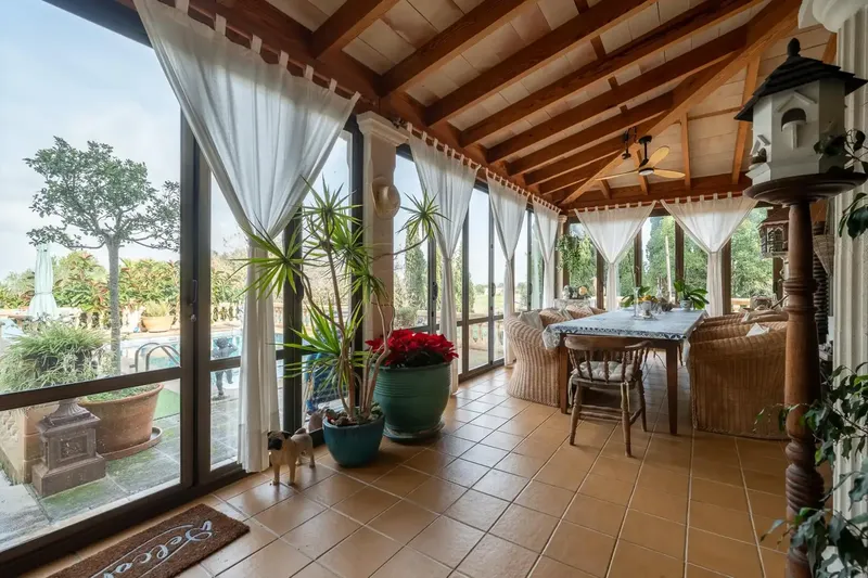 Vivir rodeado de naturaleza, disfrutar de privacidad y tener un espacio propio donde desconectar es posible. Esta finca rústica totalmente l — photo 4