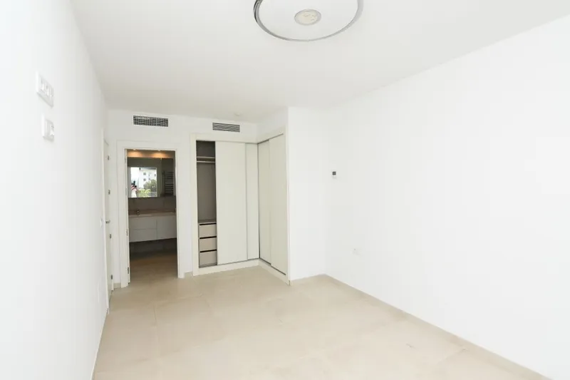 Modern and bright apartment in a quiet residential complex in Porto Colom — photo 12