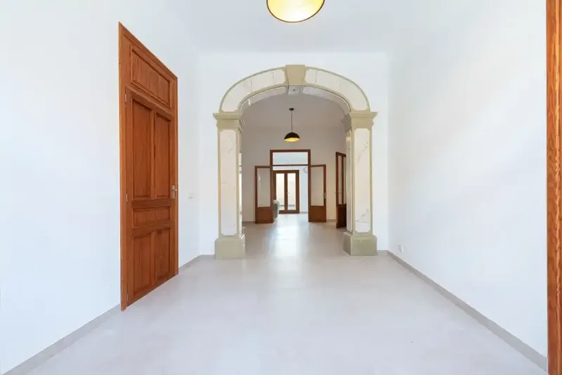 This spacious village house has been lovingly renovated and is located on one of the most sought-after streets in Sa Pobla. — photo 6