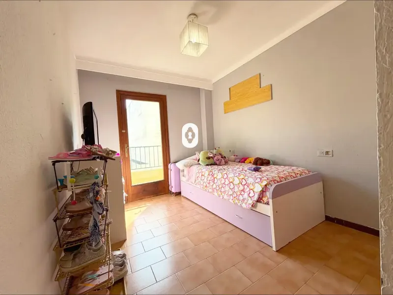 Spacious first floor with elevator and parking space for sale in a quiet community of only three floors — photo 7