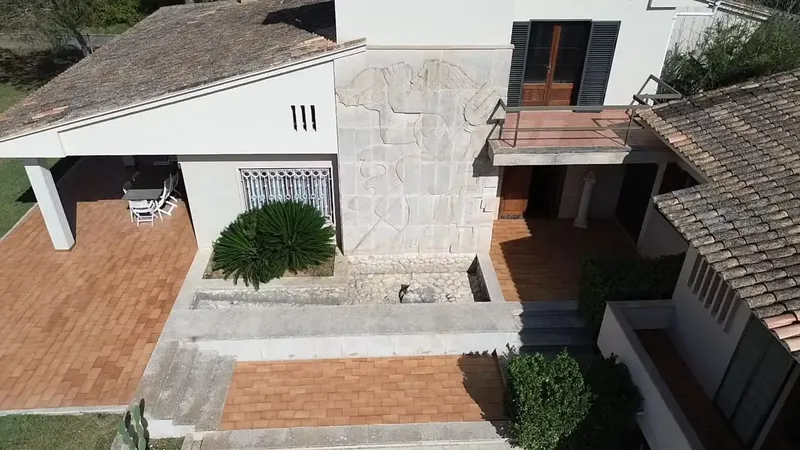 Impresionante Chalet De Mas De 500m2, Preciosa Piscina Interior Climatizada, Terreno De Unos 8000m2 a Escasos 3 Minutos De Manacor (direcció — photo 2