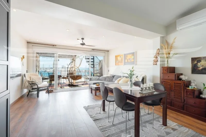 El Terreno I Townhouse with sea and harbor views — photo 6
