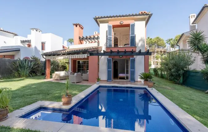 For Sale in Belavent Detatched Villa with Private Swimming Pool and Parking — photo 1