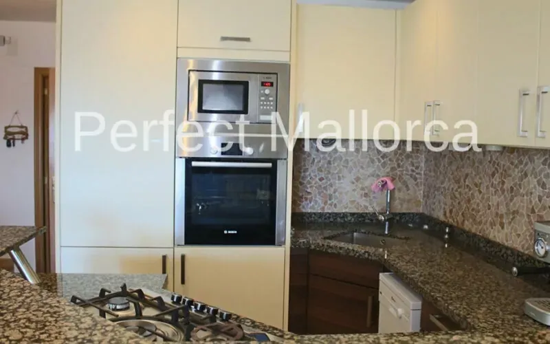 Apartment with terrace, first line to the sea – in Cales de Mallorca – PM07368 — photo 7