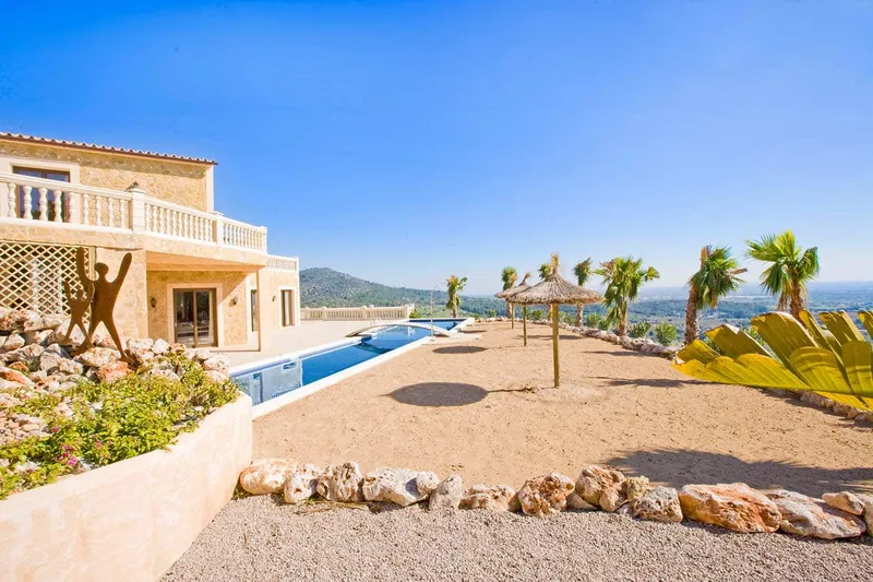 Luxury estate on 50,500 m² land for rent — photo 3