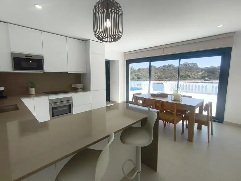 Exceptional chalet on the seafront in Portopetro — photo 6