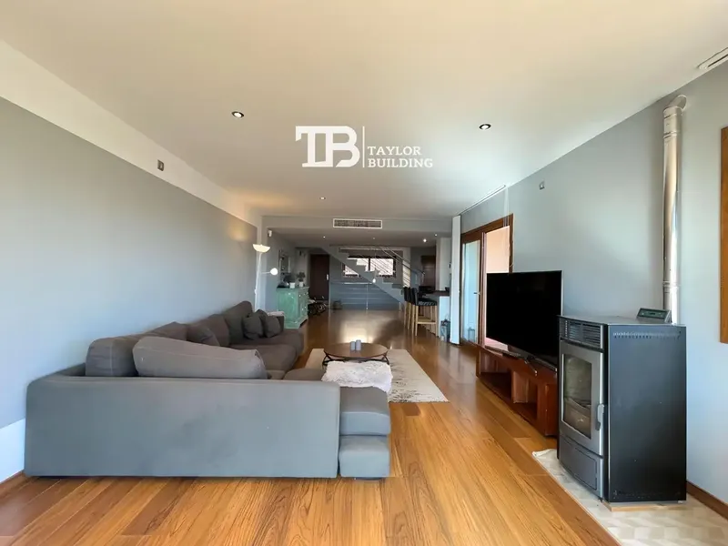 TaylorBuilding Real Estate sells this incredible detached house in Bunyola, in the Sa Font Seca urbanization, with 8 bedrooms and — photo 12