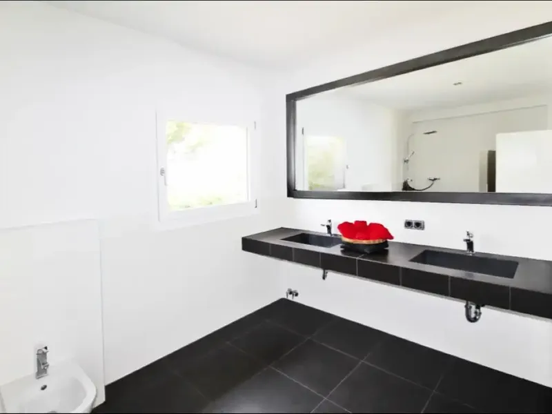 Luxury villa in Sol de Mallorca with partial sea views — photo 7