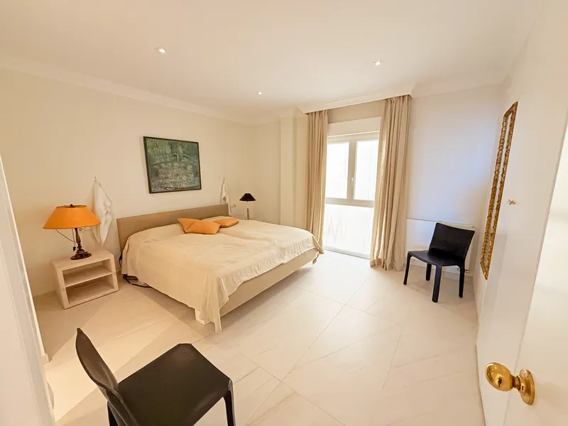 Exclusive and stylishly refurbished apartment on the Paseo Marítimo, Palma de Mallorca — photo 4